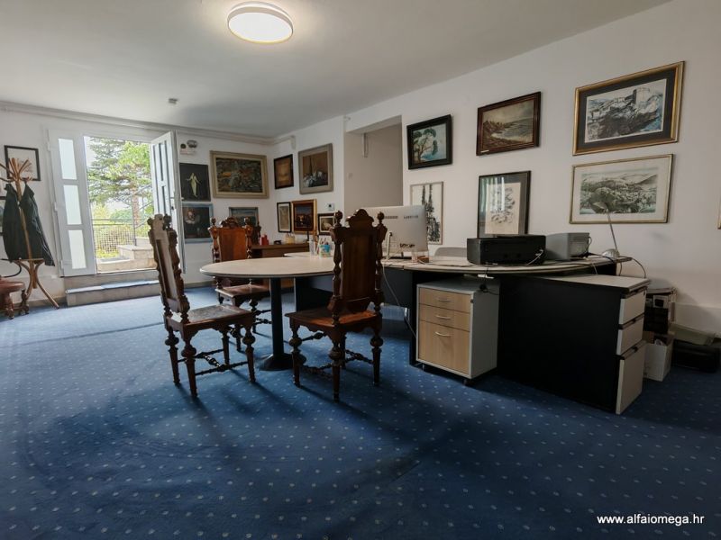 Maksimir, Bukovačka, 50m2 višenamjenski prostor sa vlastitim ulazom i parkingom